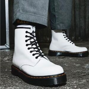 Dr. Martens Boots 🖤✨